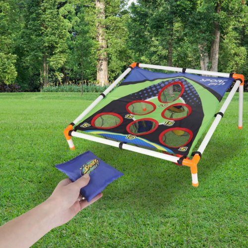 Mierte na cieľ pomocou hry Bag Darts.
