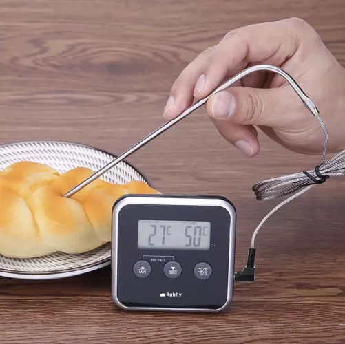 Kitchen thermometer with probe