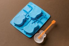 Guitar-shaped ice mould