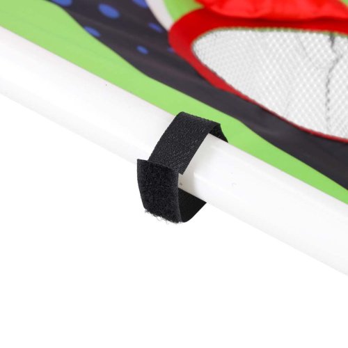 Mierte na cieľ pomocou hry Bag Darts.