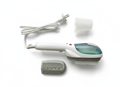 Cestovný parný čistič odevov a textílií