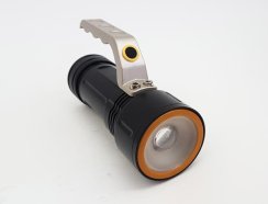 LED svítilna 8000 ZOOM