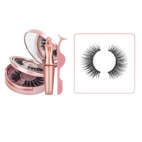 Magnetic eyelashes with liquid magnetic line