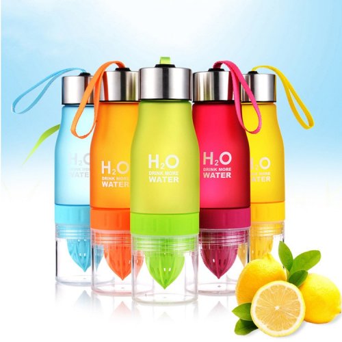 Practical bottle with juicer 650 ml