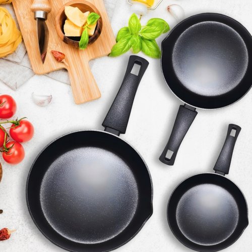 Hliníková pánev s nepřilnavým povrchem 20 cm