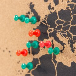 Korkowa mapa świata na ścianę – naturalna, czarna L