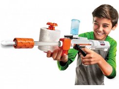 Water pistol shooting toilet paper - Toilet blaster gun