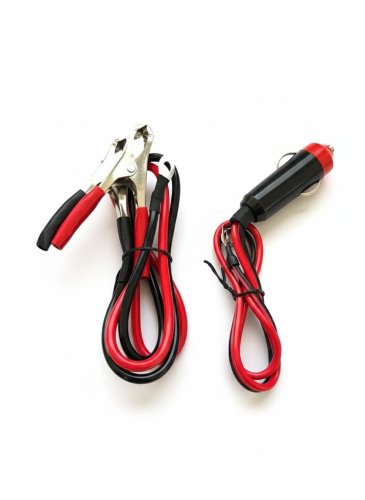 Prevodník napätia z 12 V batérie na 230 V zásuvku, 500 W + USB