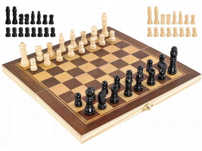 Drevený cestovný šach - 30x30cm
