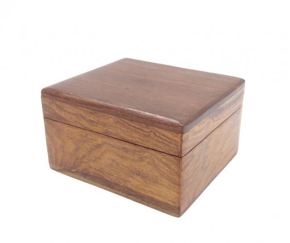 Mosiężny kompas Brunton w drewnianym pudełku