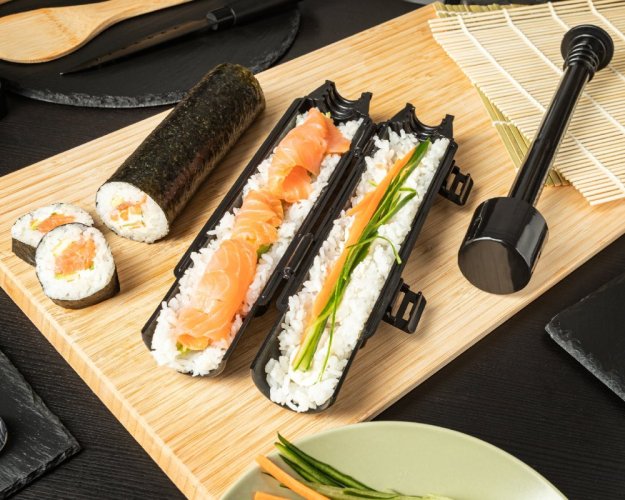 Deluxe Sushi Set