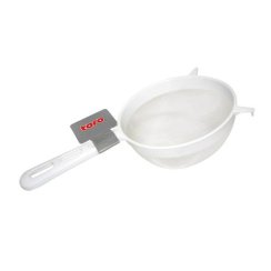 Białe plastikowe sitko 15 cm