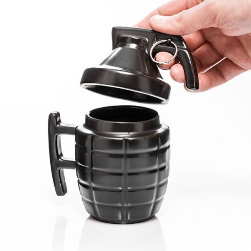 Grenade-shaped mug with round spout - BLACK