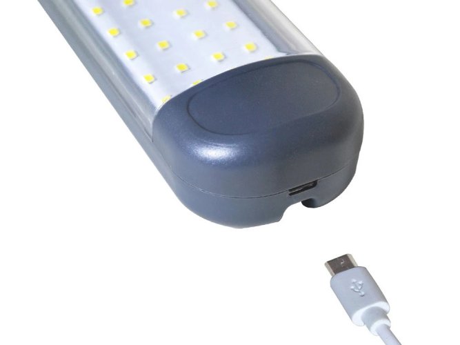 Powerful workshop lamp with 48 LED COBs