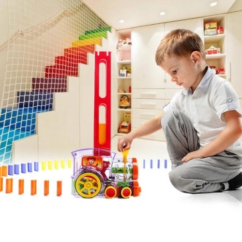 Budowanie pociągu domino