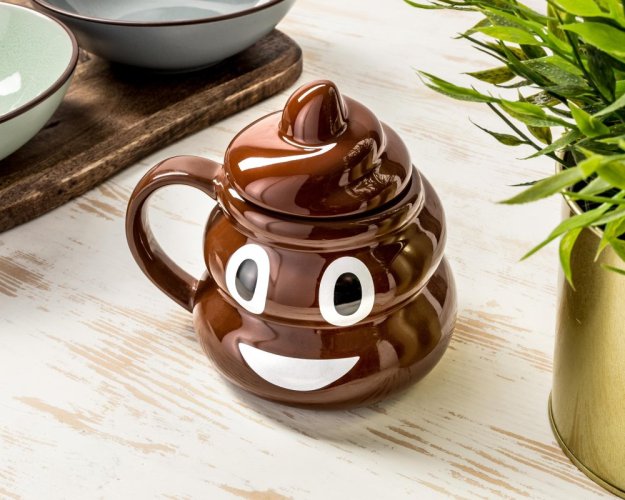 Funny mug with emoji shopping