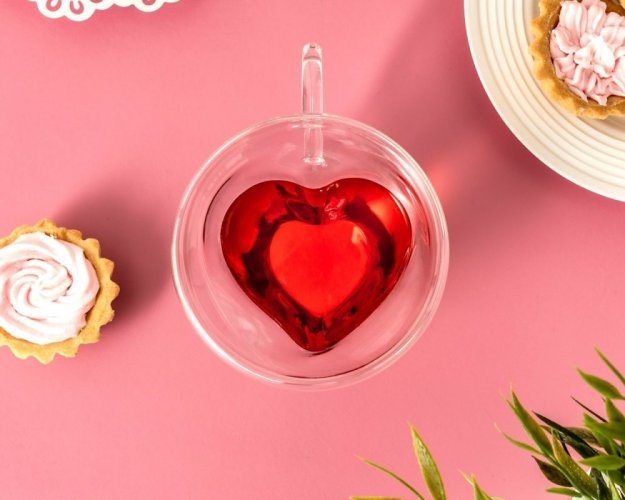 Double-walled heart-shaped thermo mug