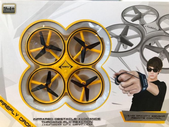 Dron sterowany ruchem ręki