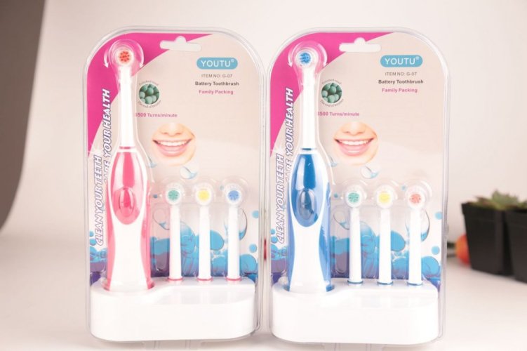 Bàn chải đánh răng điện đèn pin + đầu dự phòng